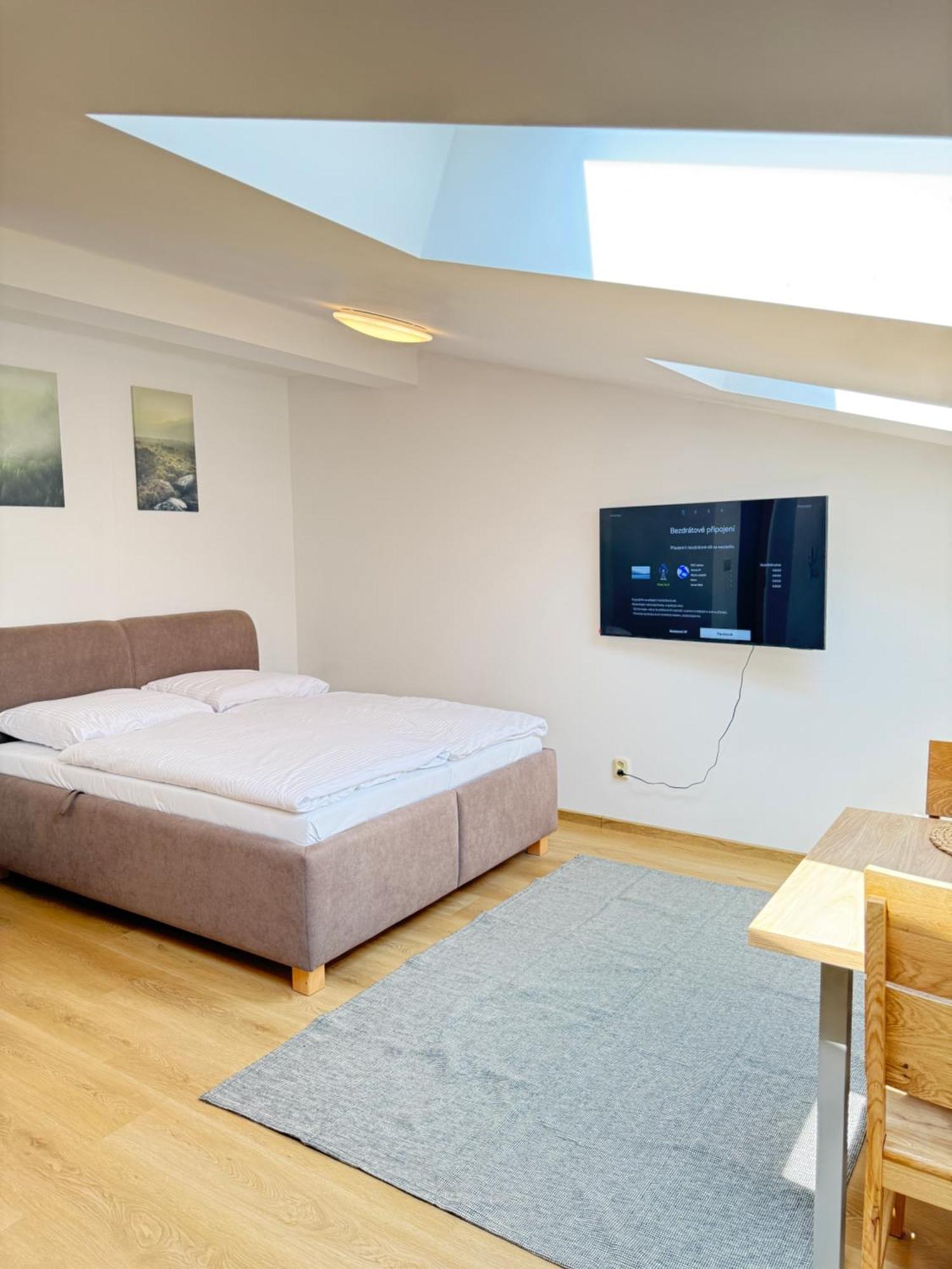 Riverside Apartment Prague